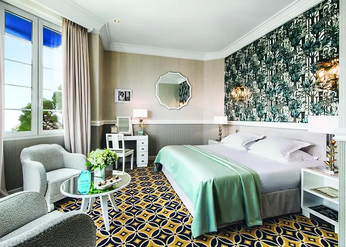 Hotel Belles Rives 5*